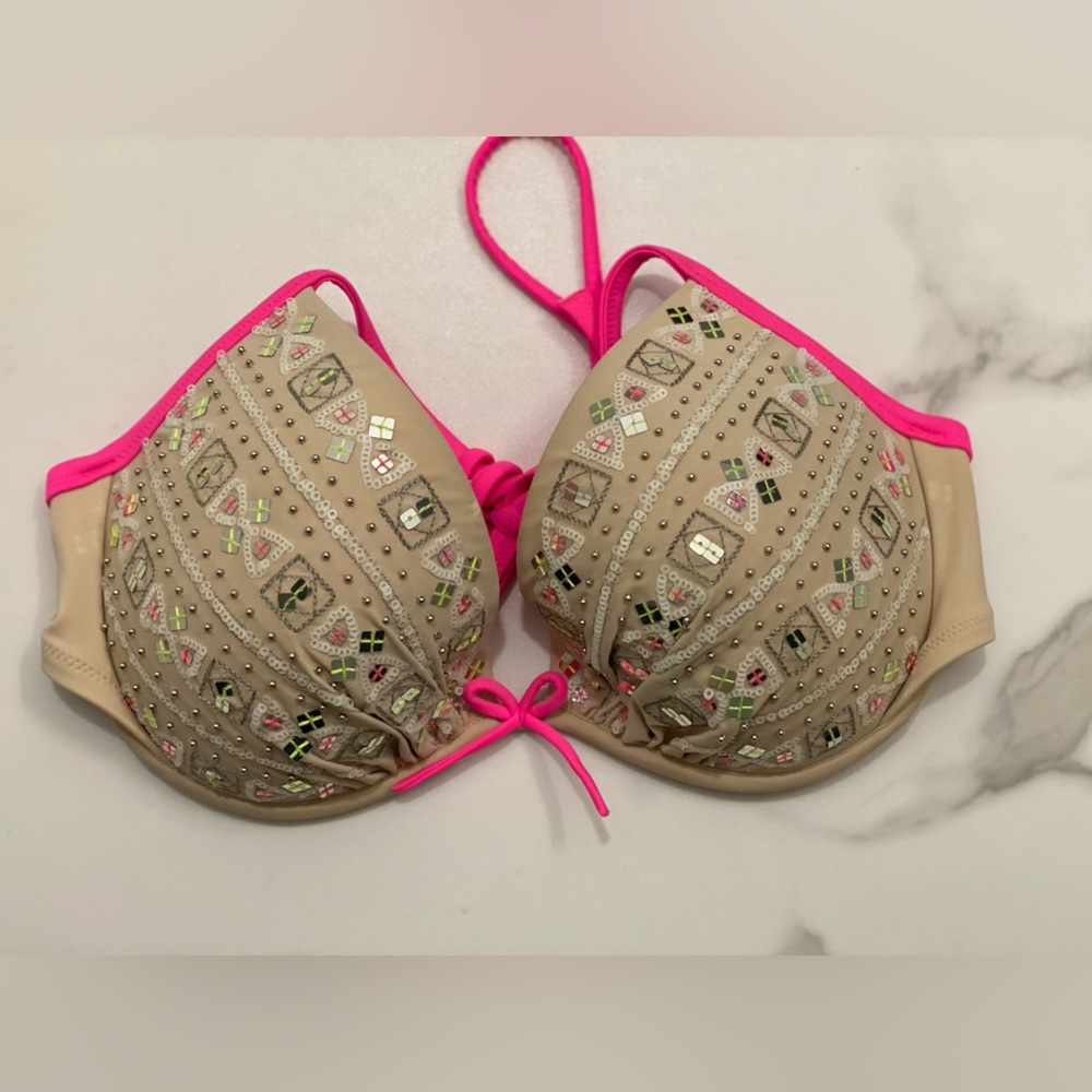 34DD swim top